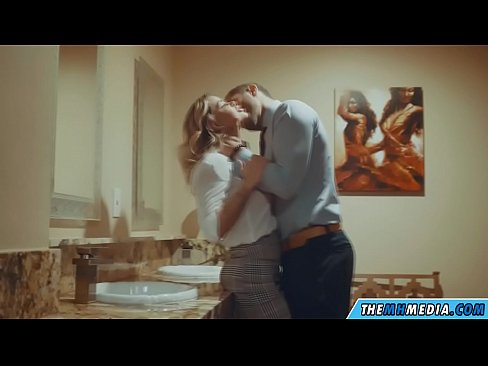 ❤️ Når en barmfagre blondine forfører deg på et offentlig toalett ❤️ Superporno på porno no.hentai-id-tv.ru
